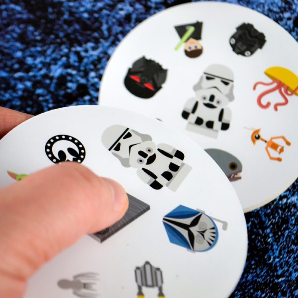 Dobble Star Wars Mandalorian Card Game - Image 4