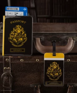 Alternative view of Harry Potter - Hogwarts Tag & Passport Cover