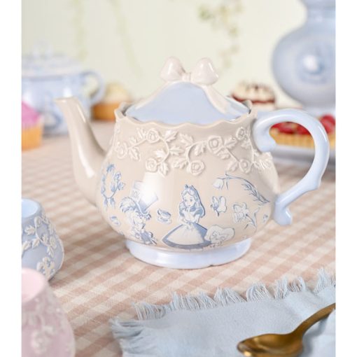 Alice in Wonderland - Mad Hatter and Alice Teapot