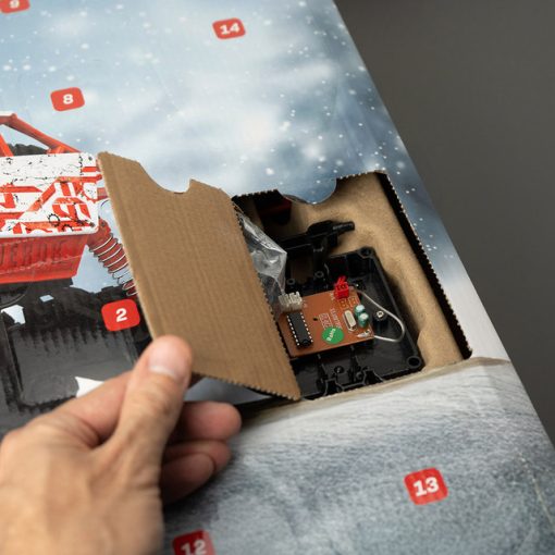 RED5 Remote Control Rock Crawler Car Advent Calendar - Image 3