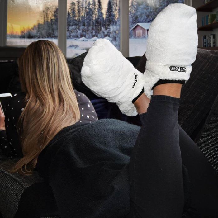 Hot Feet Deluxe - Microwavable Slippers / Black or White - Image 3