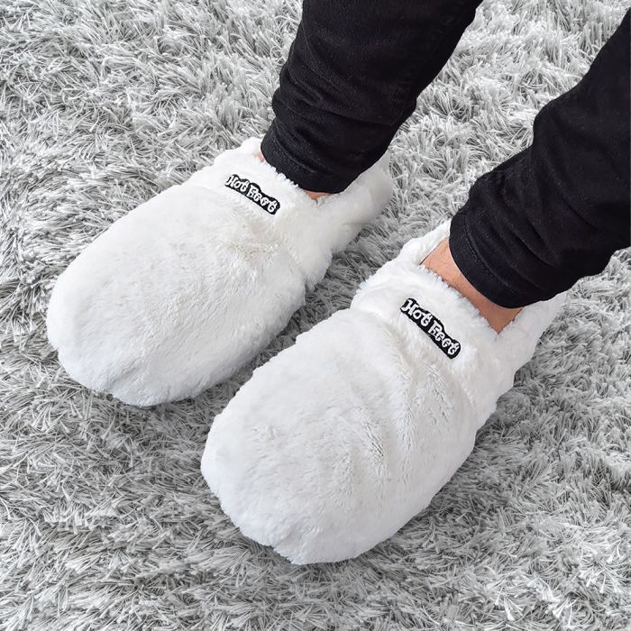 Hot Feet Deluxe - Microwavable Slippers / Black or White - Image 2