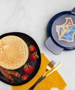 Alternative view of Harry Potter - Hogwarts Crest Waffle Maker