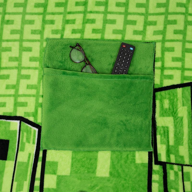 Minecraft Creeper Cushion Blanket - Image 3